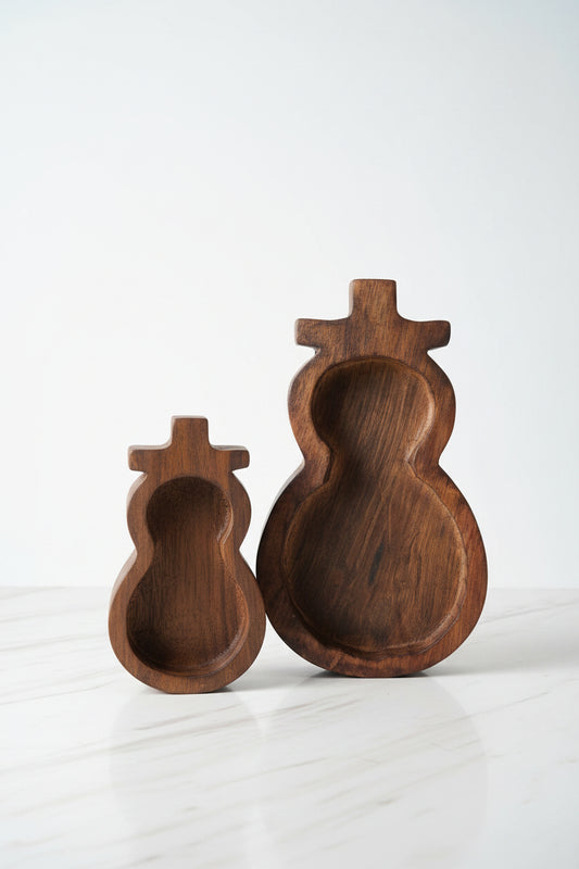 Snowman-shaped wooden dough bowl for festive Christmas candle making