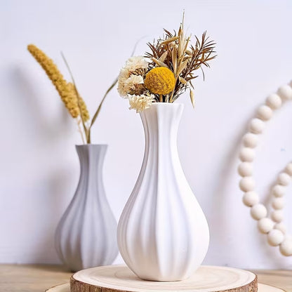 Fluted Tall Flower Vase Silicone Mold for Resin, Cement, Plaster & Jesmonite – 16 cm