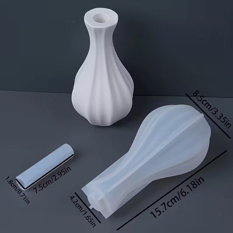 Fluted Tall Flower Vase Silicone Mold for Resin, Cement, Plaster & Jesmonite – 16 cm
