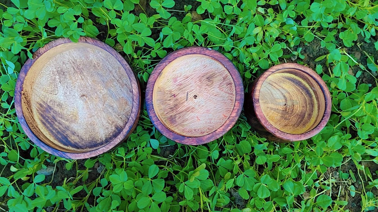 Wooden Straight urli