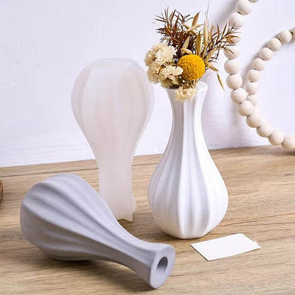 Fluted Tall Flower Vase Silicone Mold for Resin, Cement, Plaster & Jesmonite – 16 cm
