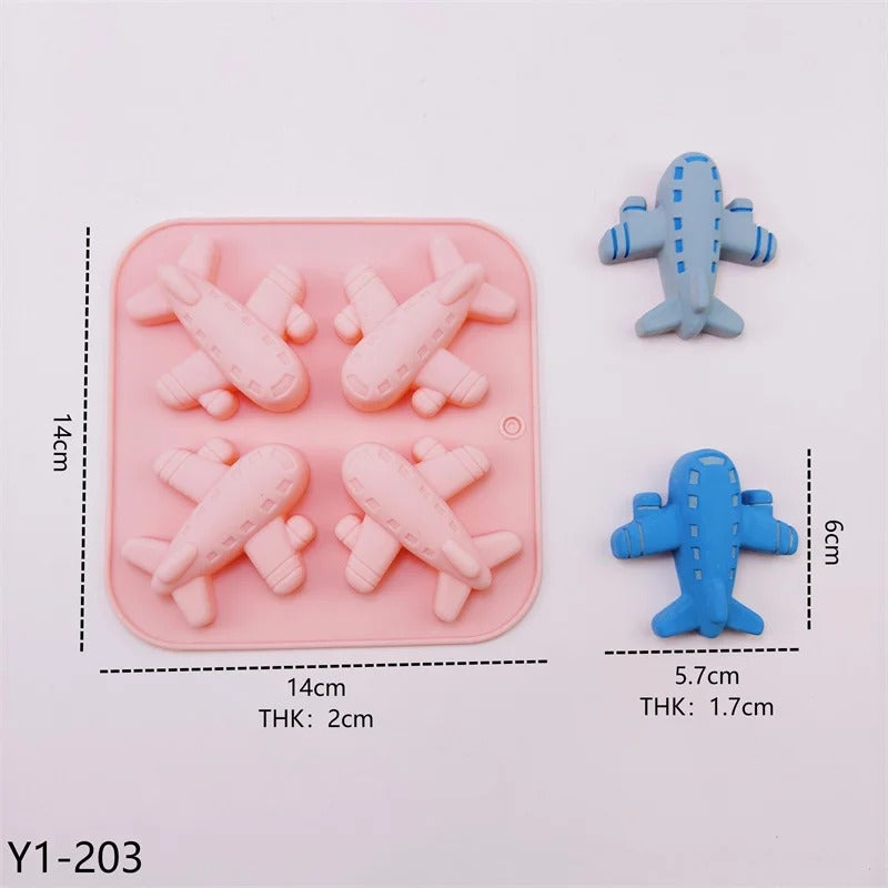 Airplane mould with dimensions: 14x14cm mould, 6x5.8x2.3cm cavity