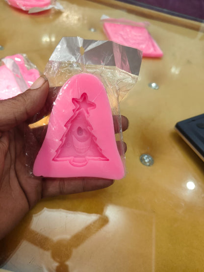 Christmas tree fondant silicone mold — finished cake decoration example