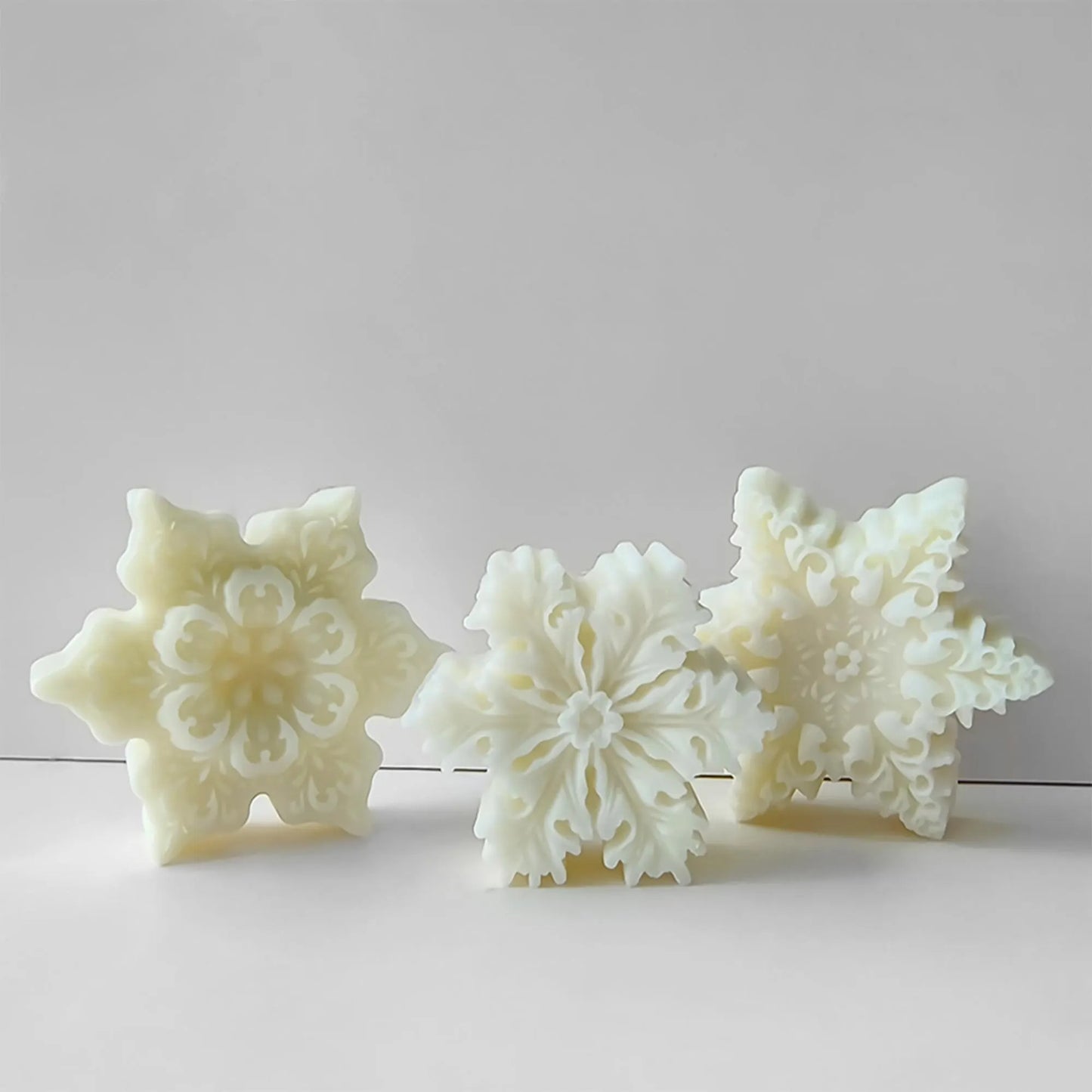 Snowflake Silicone Candle Mould – Christmas Aromatherapy & Plaster Decoration Mould