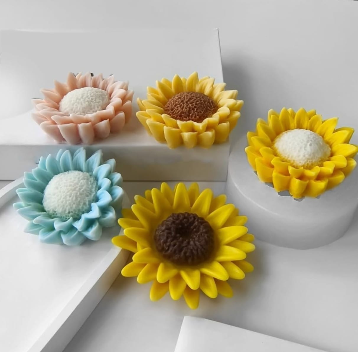 3D Sunflower Pillar Silicone Mould – Scented Candle & Aromatherapy Mould