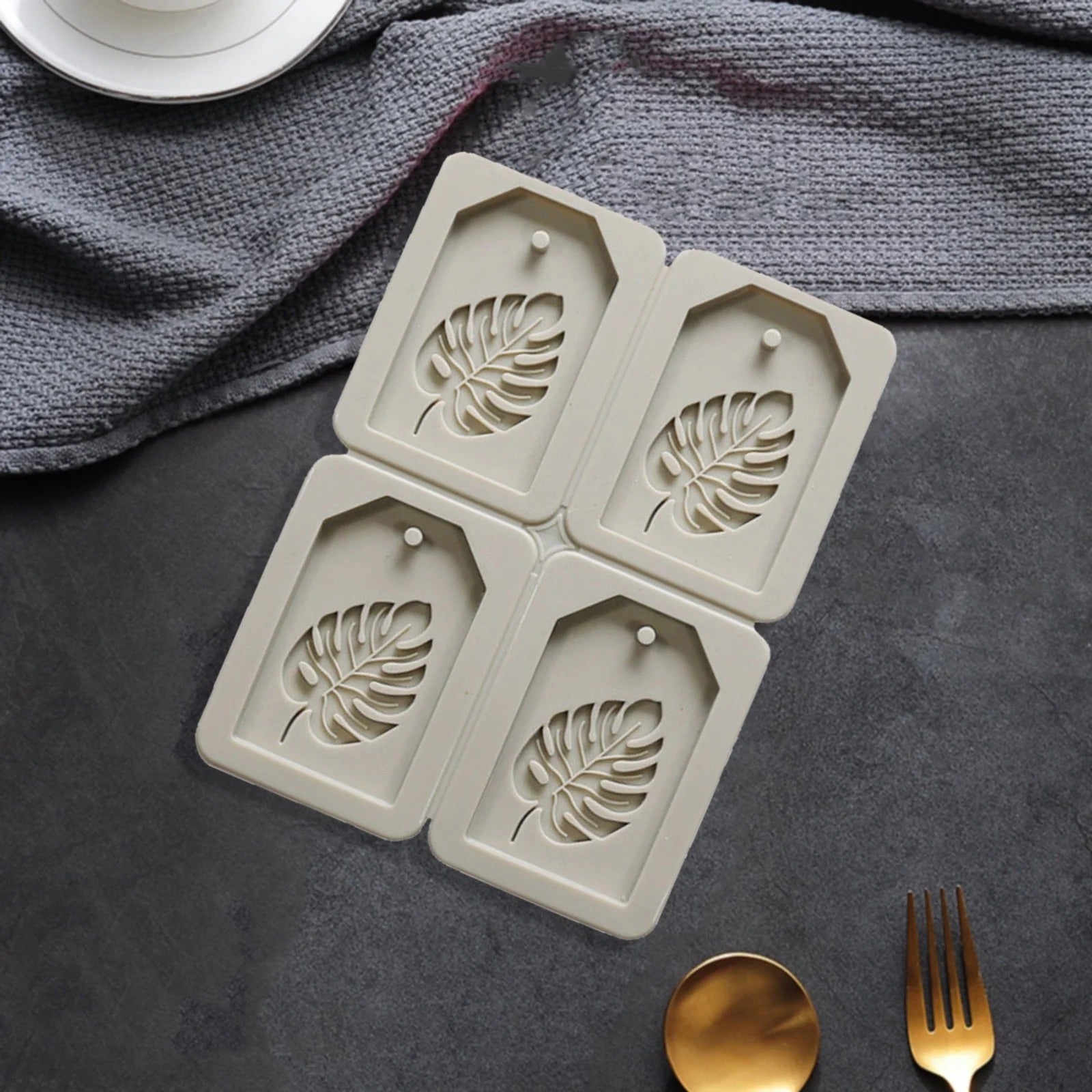 4-leaf turtle back silicone mould — packaging photo